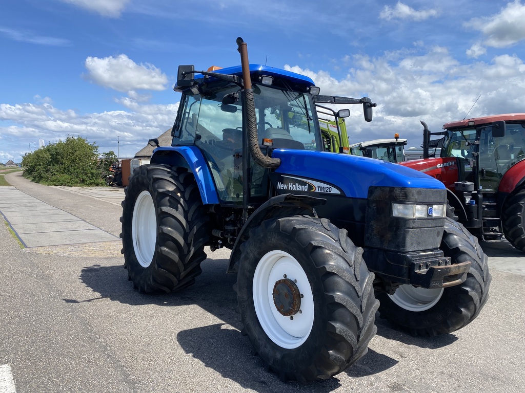 New Holland TM 120 | 01698